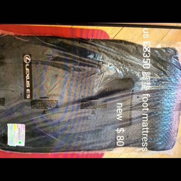 Lexus ES350 carpet foot mats new - Picture 1 of 2